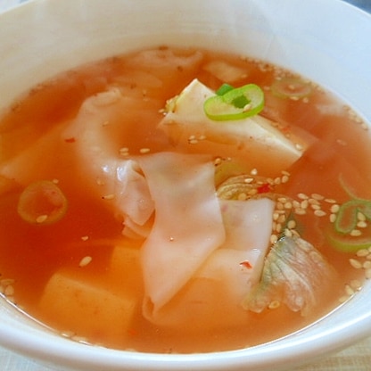 簡単、お手軽～豆腐とワンタン皮のキムチスープ